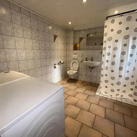 Prázdninový dům 4 Bedroomed In City Centre